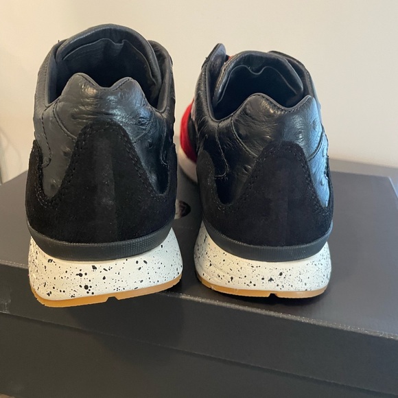 KangaROOS x SneakerBAAS Coil-R2 "Sin City" Sneaker - Picture 8 of 12